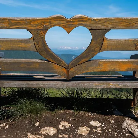 Szálloda Tonckov Dom Na Lisci *