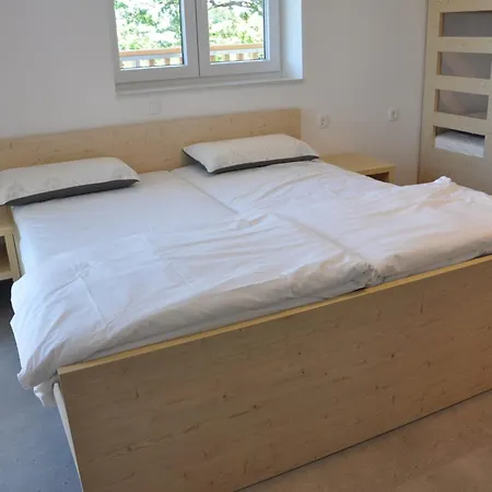 Tonckov Dom Na Lisci Szálloda *