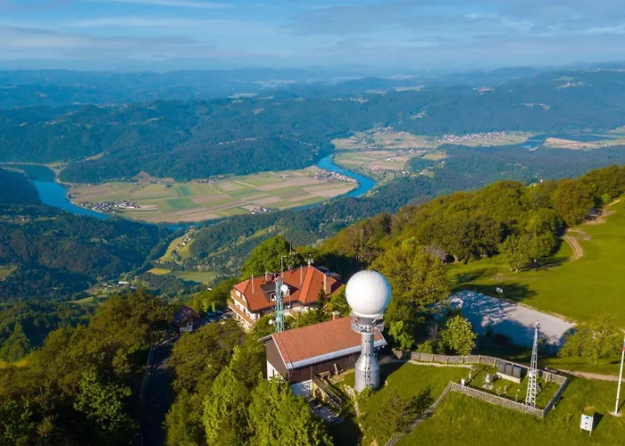 Tonckov Dom Na Lisci * Sevnica